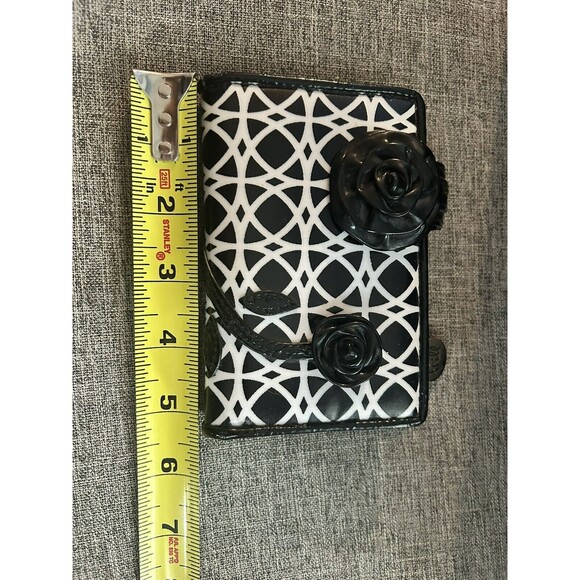 Vera Bradley Best Bud Frill Wallet In Night And Day Pattern Black White Patent - Picture 5 of 6